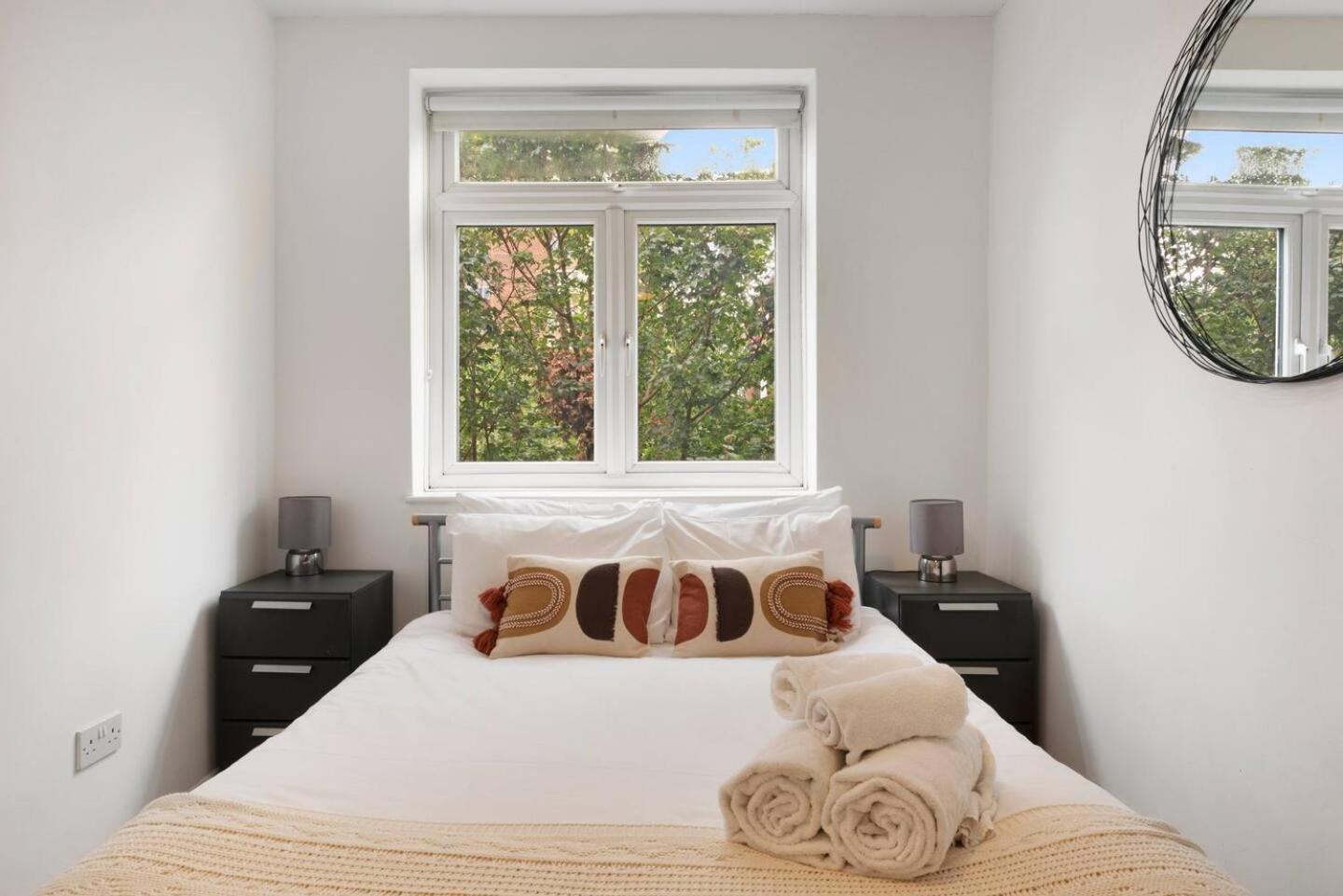 2 Bed Apartment- Finsbury Park Station B Londra Esterno foto