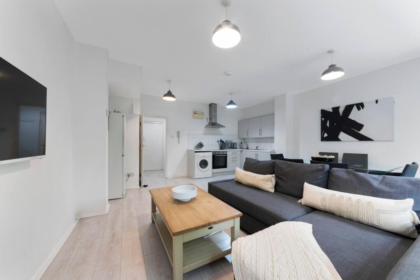 2 Bed Apartment- Finsbury Park Station B Londra Esterno foto