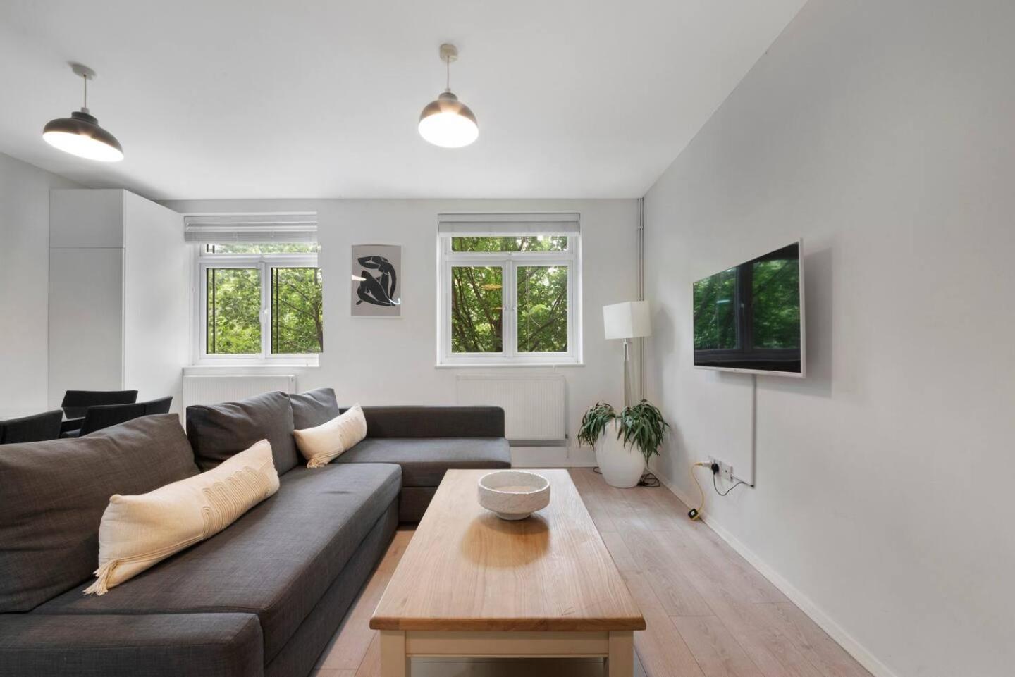 2 Bed Apartment- Finsbury Park Station B Londra Esterno foto